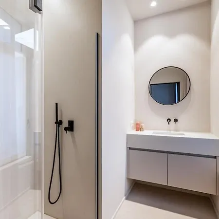 Huswell - Bright With Terrace In Heart Of *