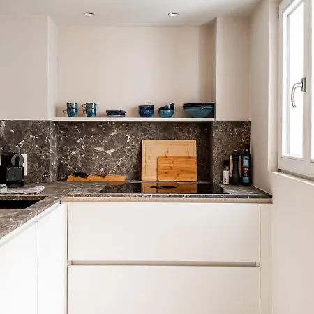 Huswell - Bright With Terrace In Heart Of Apartmán *