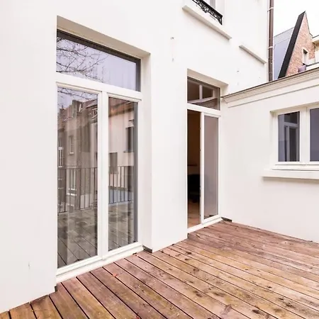 Lägenhet Bright With Terrace In Heart Of *