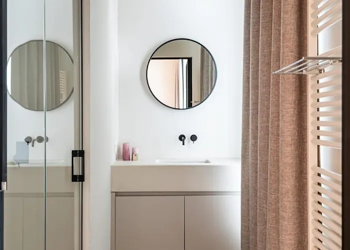 Huswell - Bright With Terrace In Heart Of Apartment *